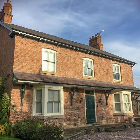 Hollies Farm B&B Wrexham Exterior foto