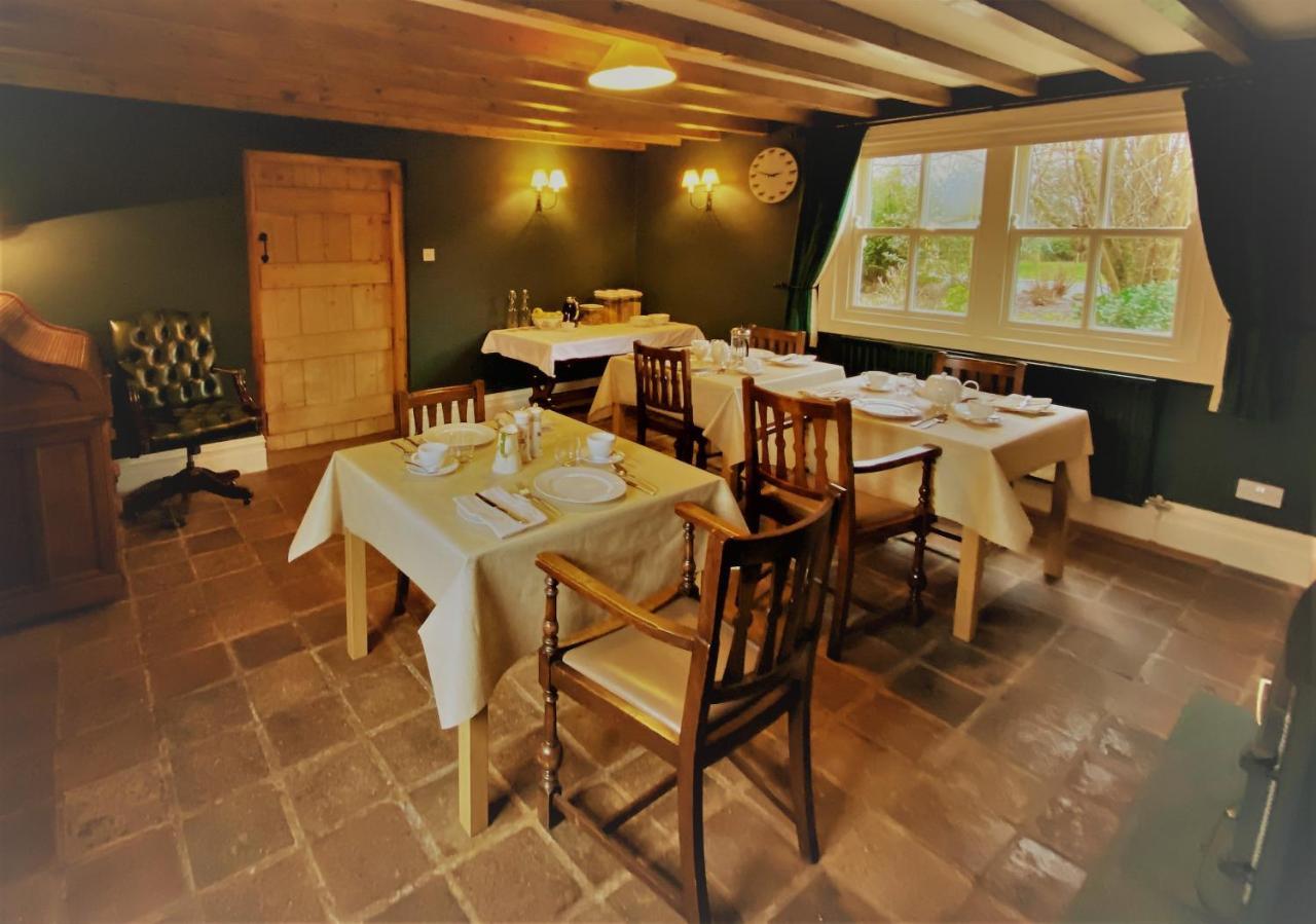 Hollies Farm B&B Wrexham Exterior foto