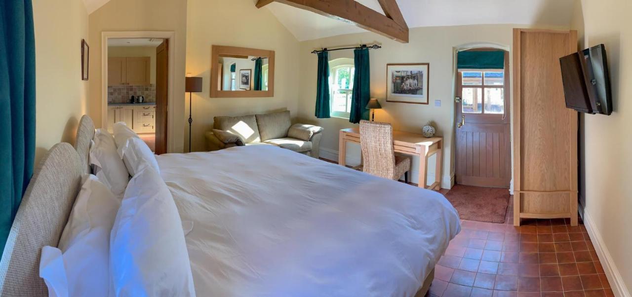 Hollies Farm B&B Wrexham Exterior foto
